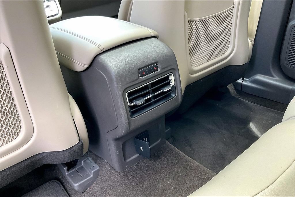Used 2022 Lincoln Corsair FWD w/ Premium Package image 12
