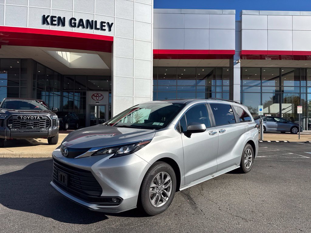 Used 2025 Toyota Sienna XLE