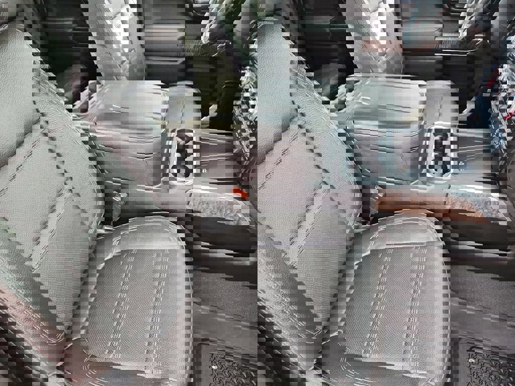 Used 2023 GMC Sierra 2500 Denali w/ Denali Black Diamond Edition image 15