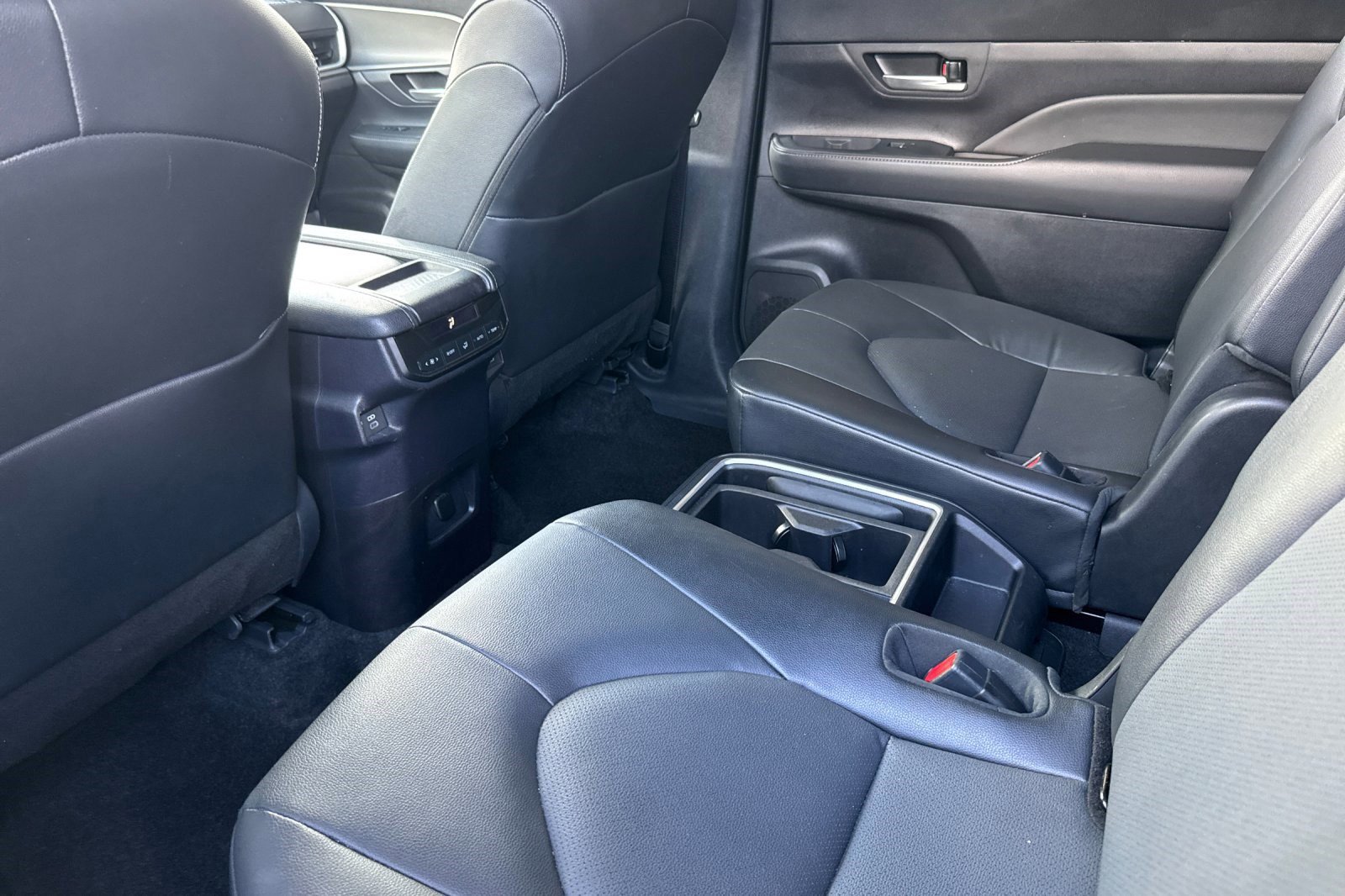 Used 2025 Toyota Grand Highlander FWD image 26