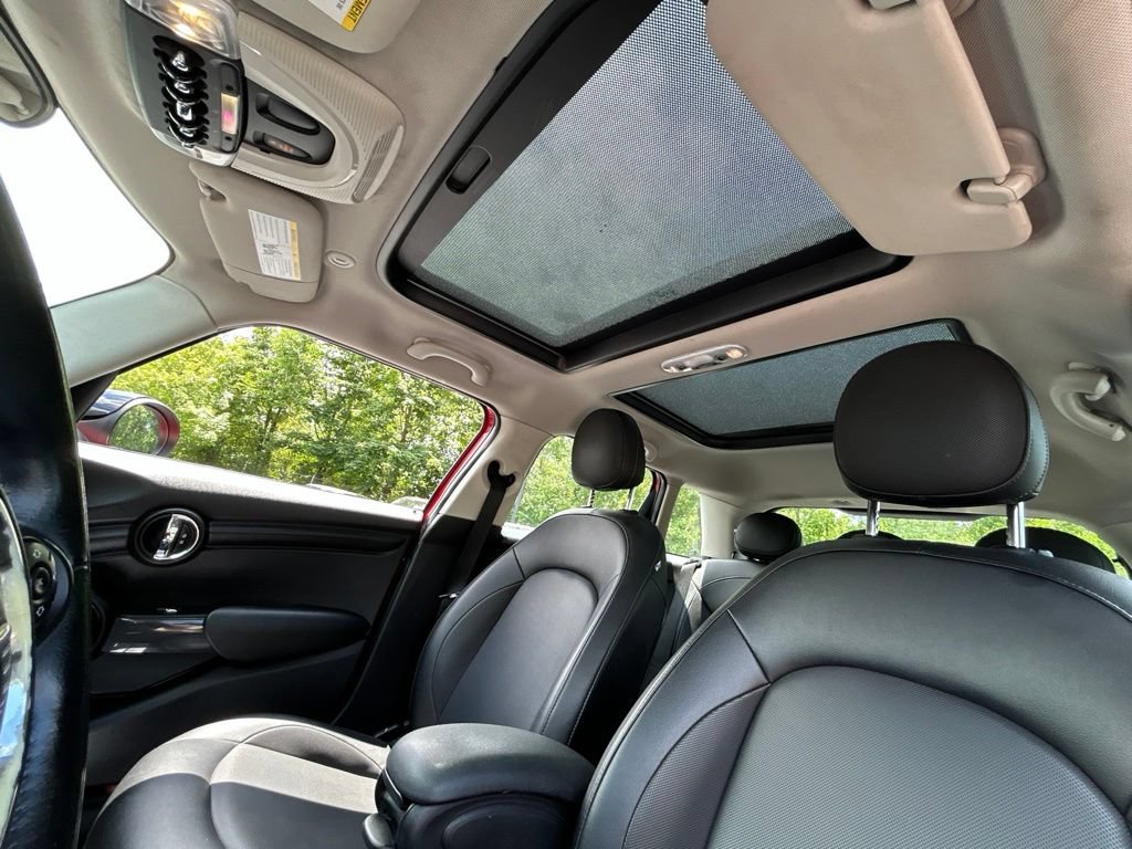 Used 2015 MINI Cooper 4-Door Hardtop FWD image 23