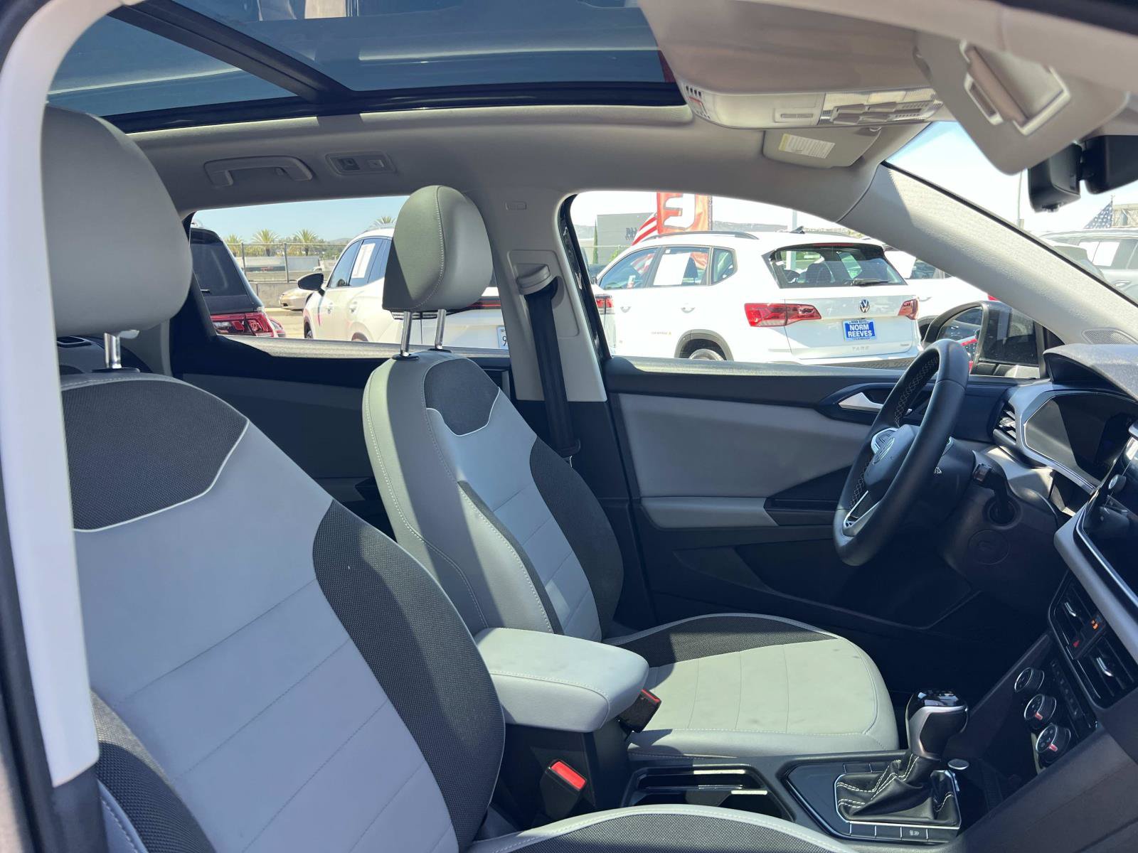 Certified 2023 Volkswagen Taos SE w/ Panoramic Sunroof Package FWD image 31