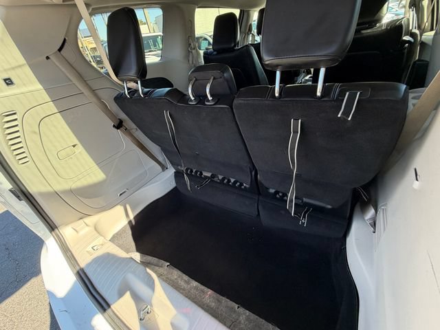 Used 2024 Chrysler Pacifica Limited FWD image 9