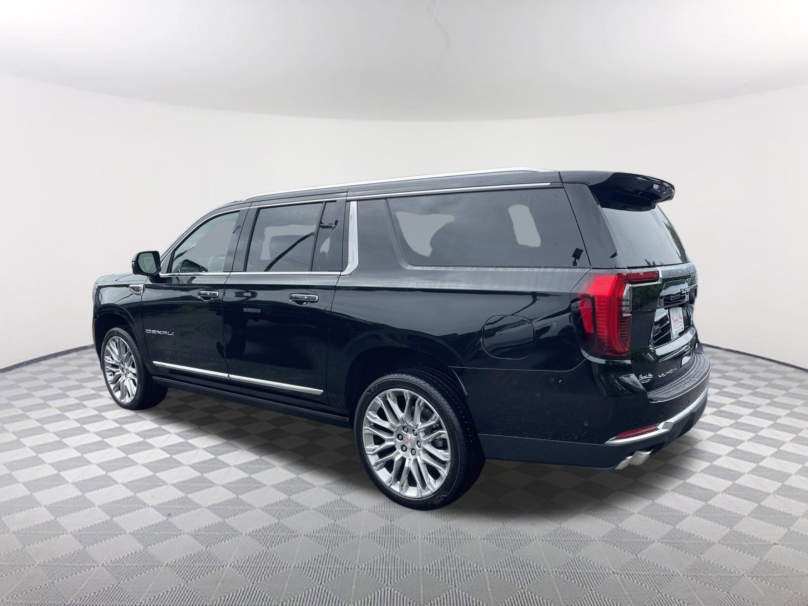 New 2026 GMC Yukon XL Denali image 3