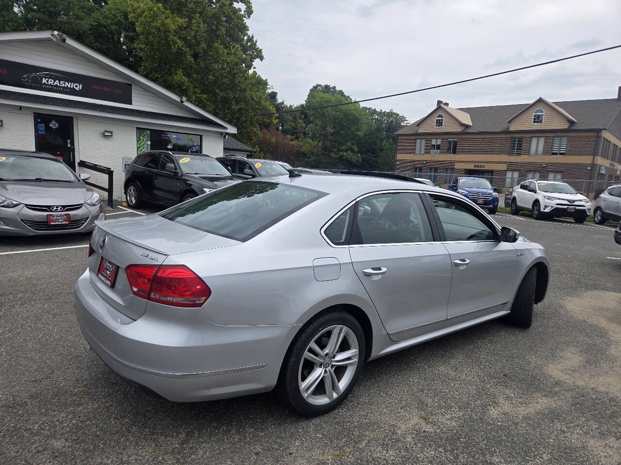 Used 2014 Volkswagen Passat TDI SEL Premium FWD image 8