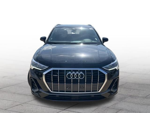 Used 2024 Audi Q3 2.0T Premium w/ Convenience Package image 2