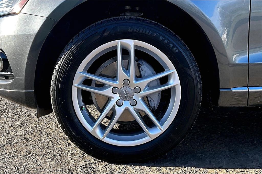 Used 2016 Audi Q5 2.0T Premium Plus w/ Technology Package image 12