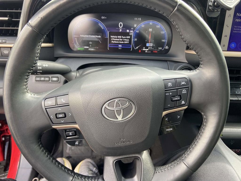 Used 2023 Toyota Crown Limited image 37