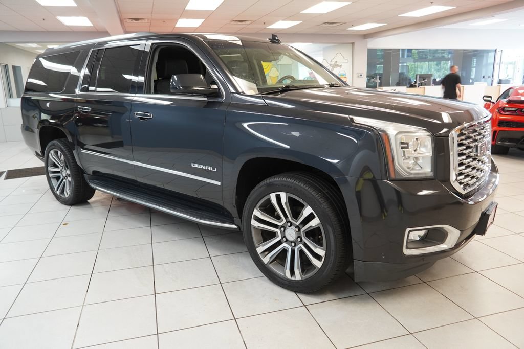 Used 2020 GMC Yukon XL Denali w/ Open Road Package AWD/4WD image 18