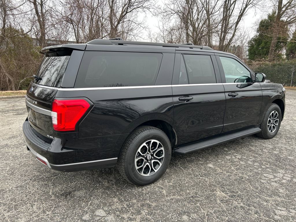 Used 2024 Ford Expedition Max XLT image 6