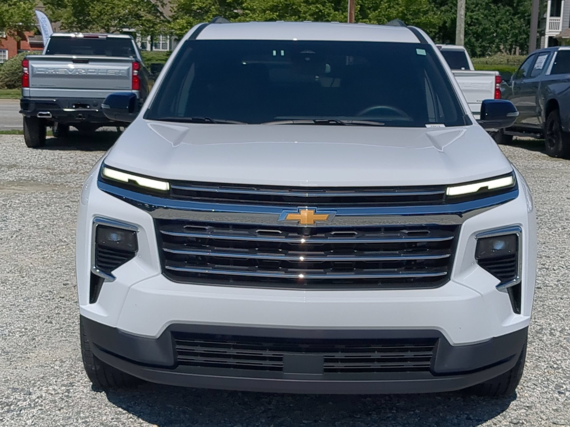 Used 2026 Chevrolet Traverse LT AWD/4WD image 3