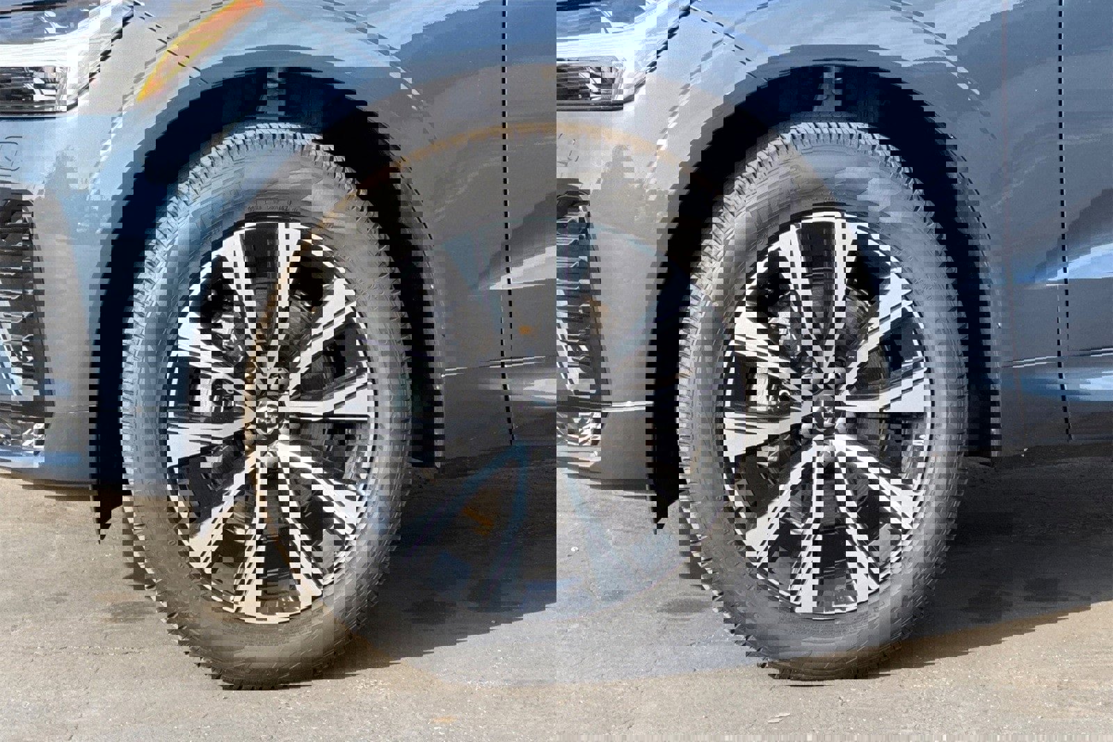 Used 2025 Volvo XC60 B5 Core w/ Protection Package Premier image 27