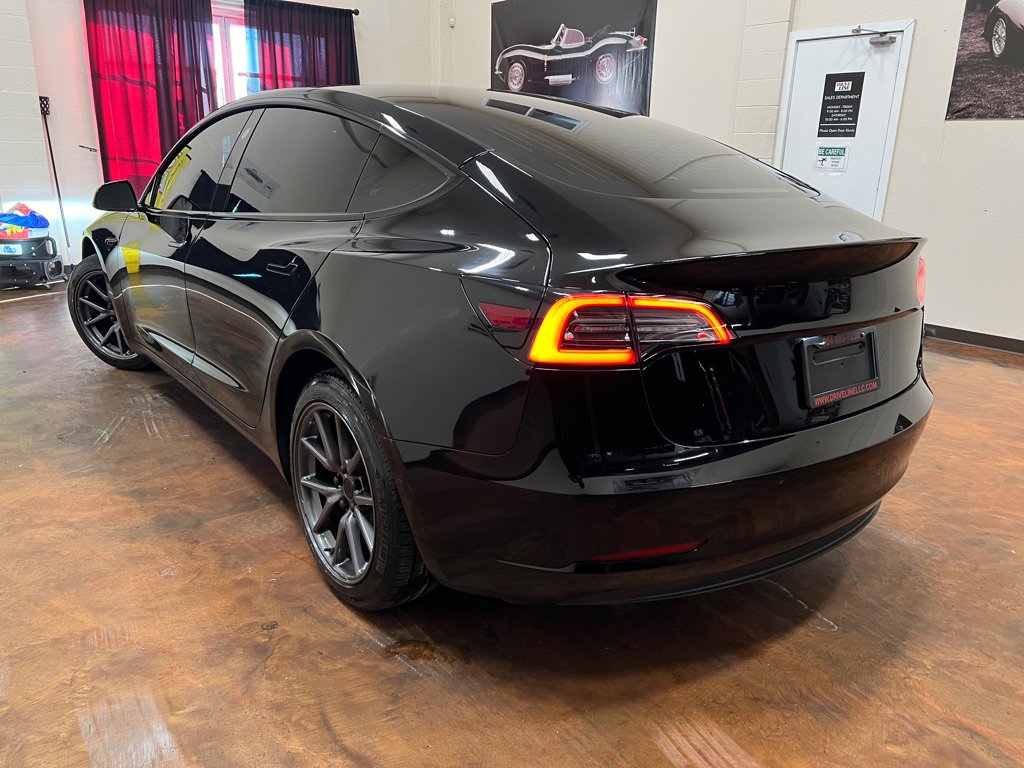 Used 2019 Tesla Model 3 Standard Range RWD image 2