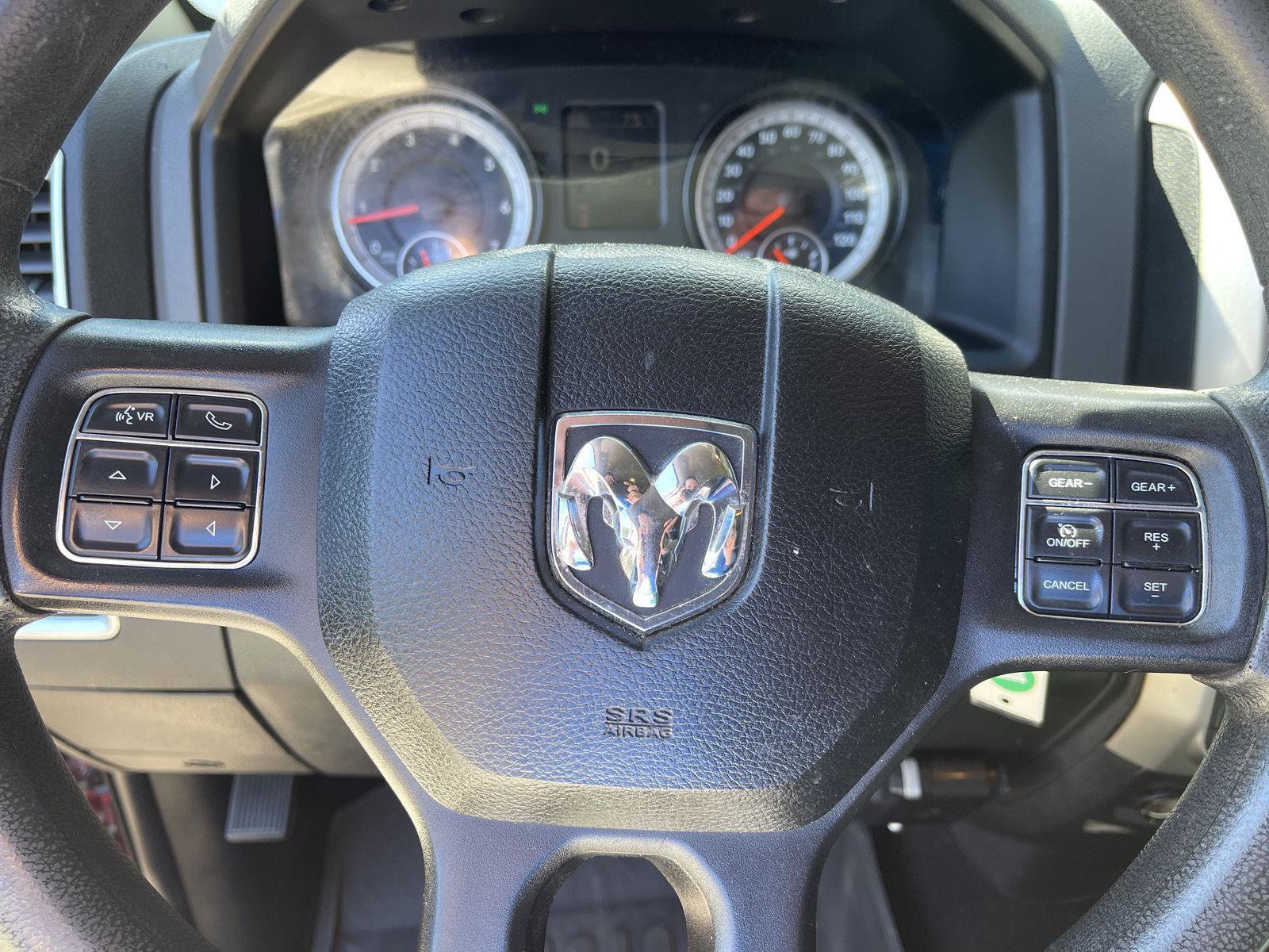 Used 2015 RAM 1500 Classic SLT AWD/4WD image 17