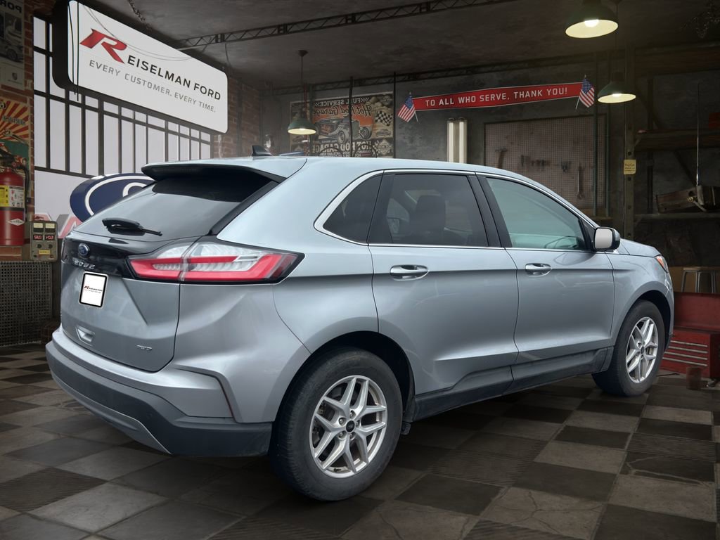 Used 2023 Ford Edge SEL image 5