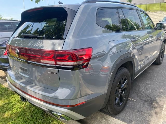 Used 2026 Volkswagen Atlas Peak Edition AWD/4WD image 4