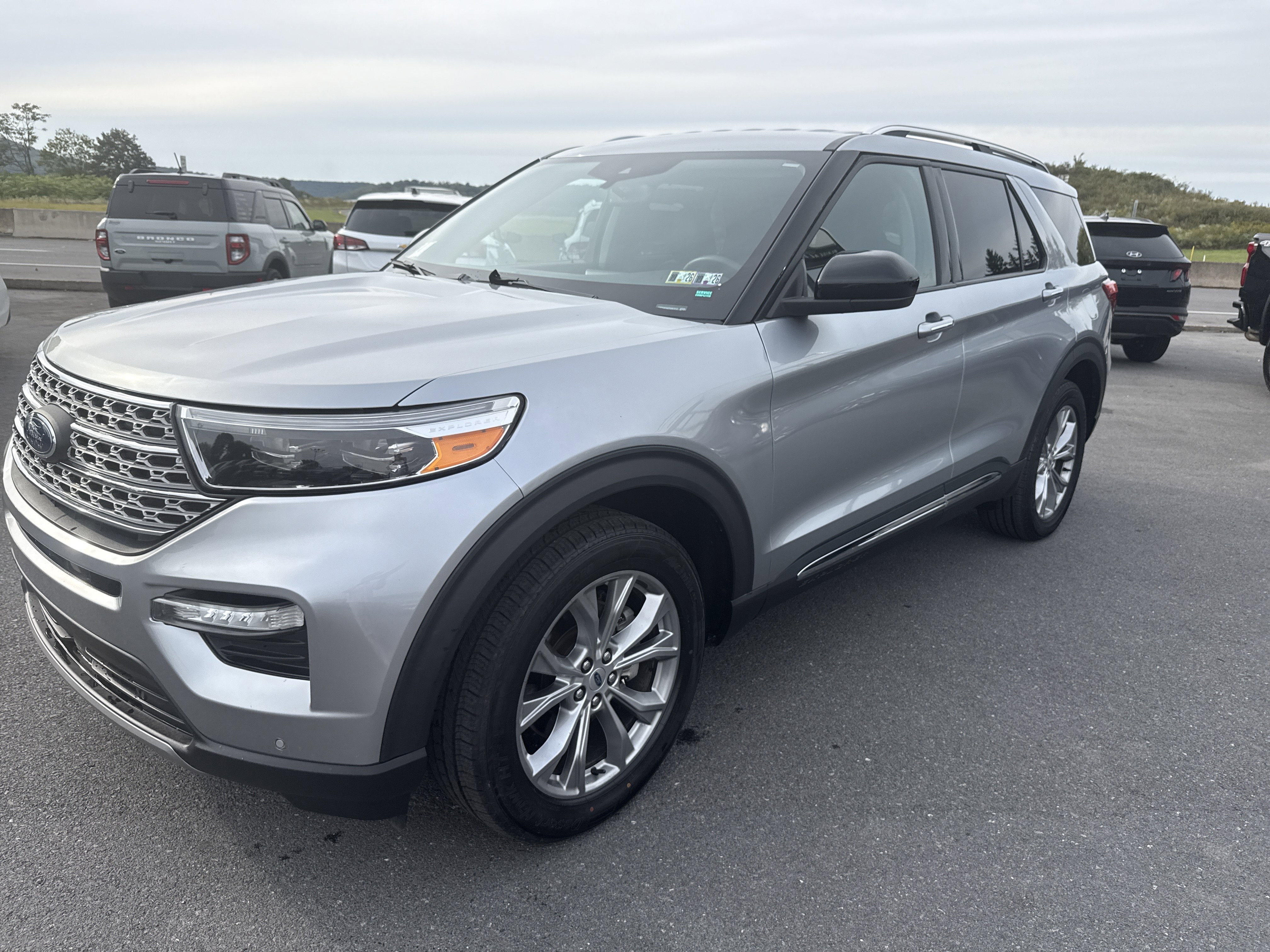 Used 2023 Ford Explorer Limited image 6