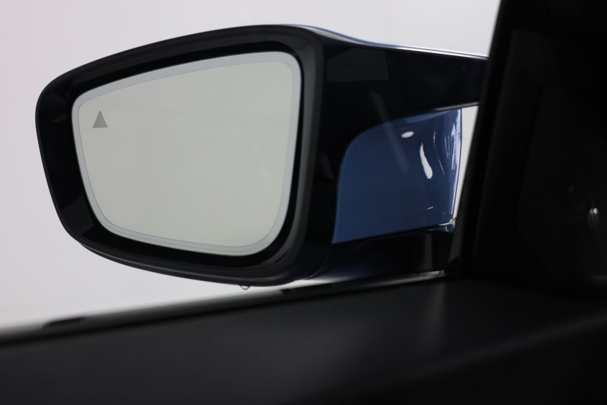 Used 2023 BMW M2 w/ Lighting Package RWD image 17