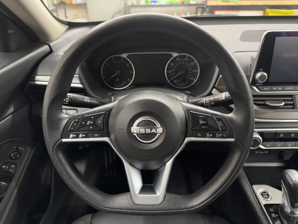 Used 2024 Nissan Altima 2.5 SV image 19