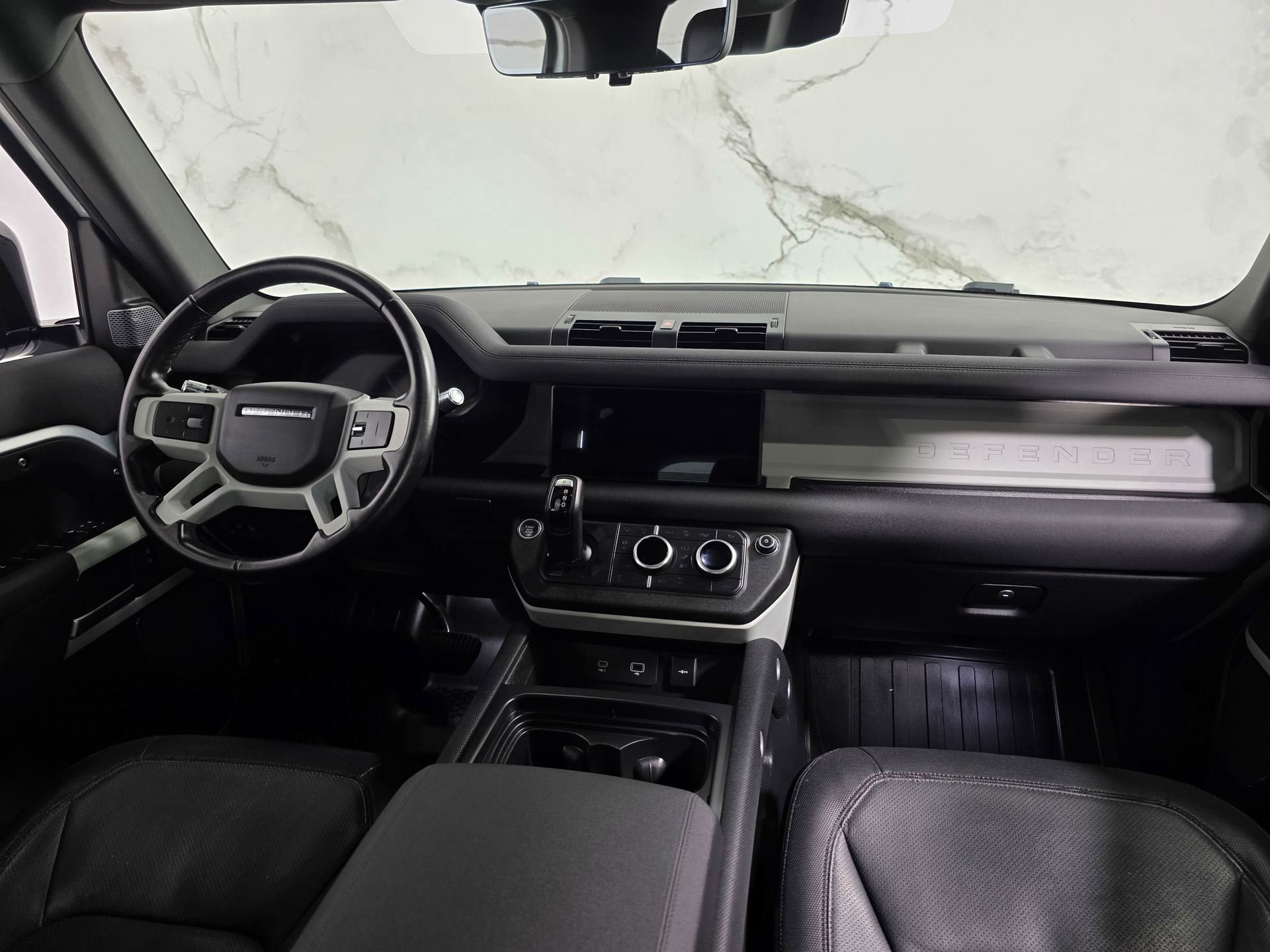 Used 2022 Land Rover Defender 110 X-Dynamic SE AWD/4WD image 26