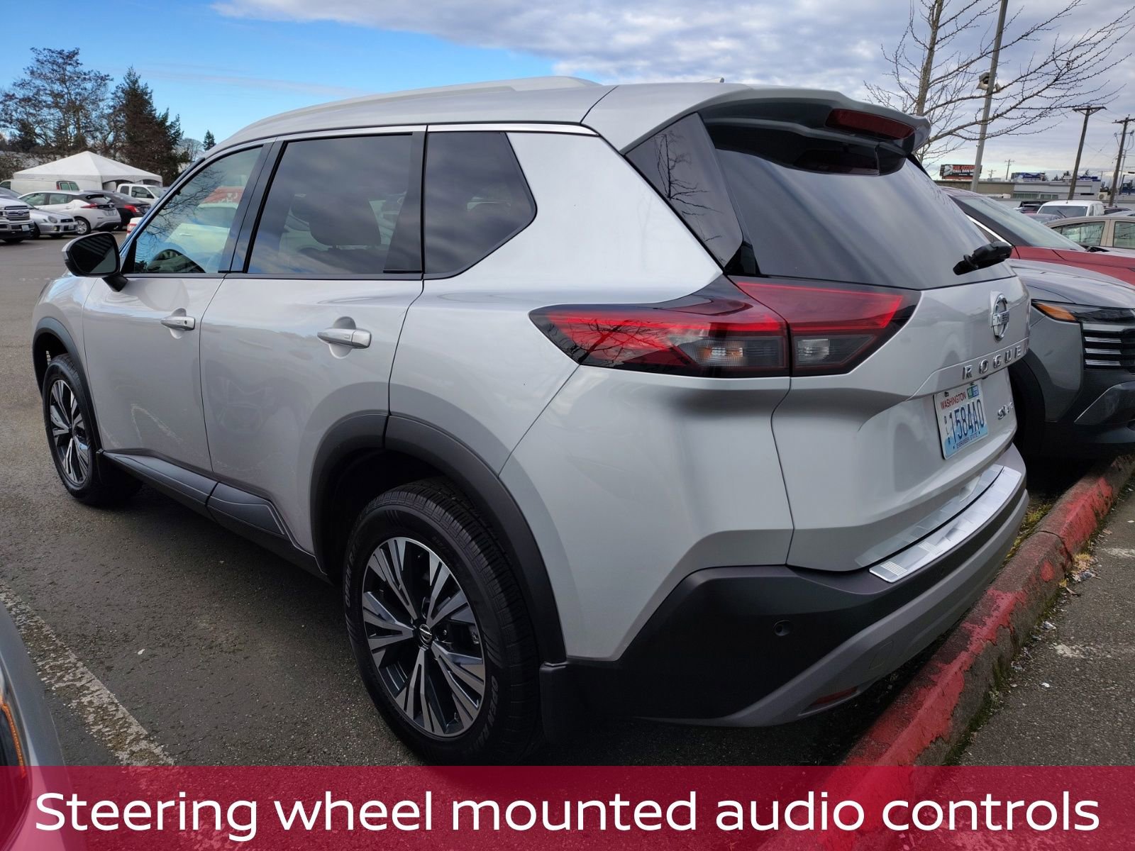 Used 2021 Nissan Rogue SV w/ Premium Package image 5