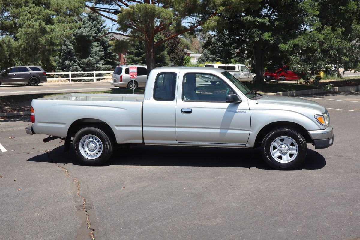 Used 2002 Toyota Tacoma 2WD Xtracab w/ SR5 Pkg w/ Chrome Pkg image 3