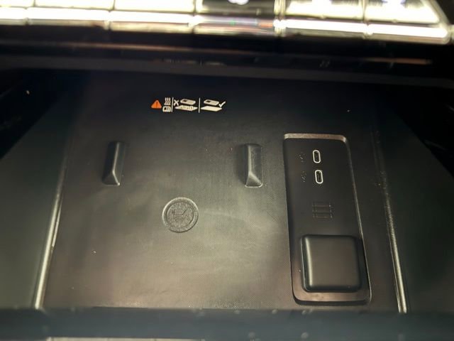 Used 2025 Chevrolet Silverado EV LT image 38