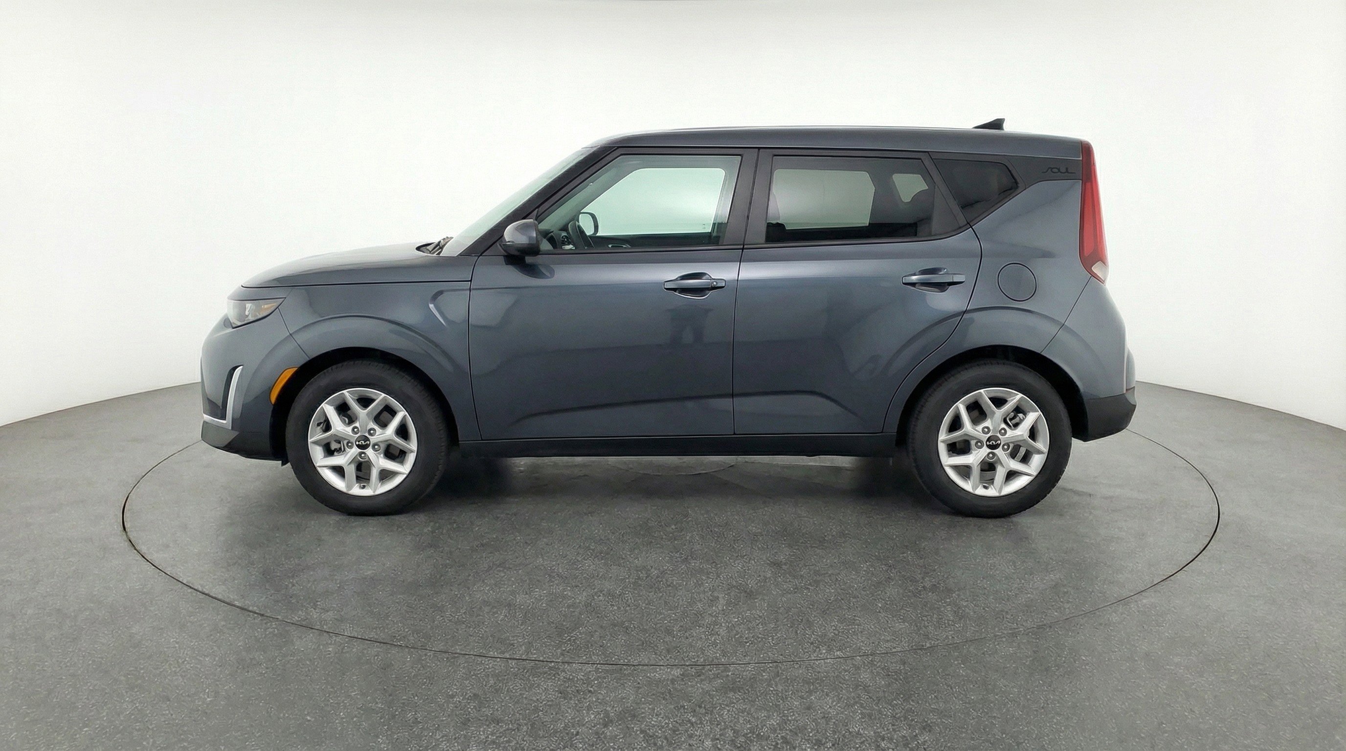 Used 2025 Kia Soul LX w/ LX Technology Package image 5