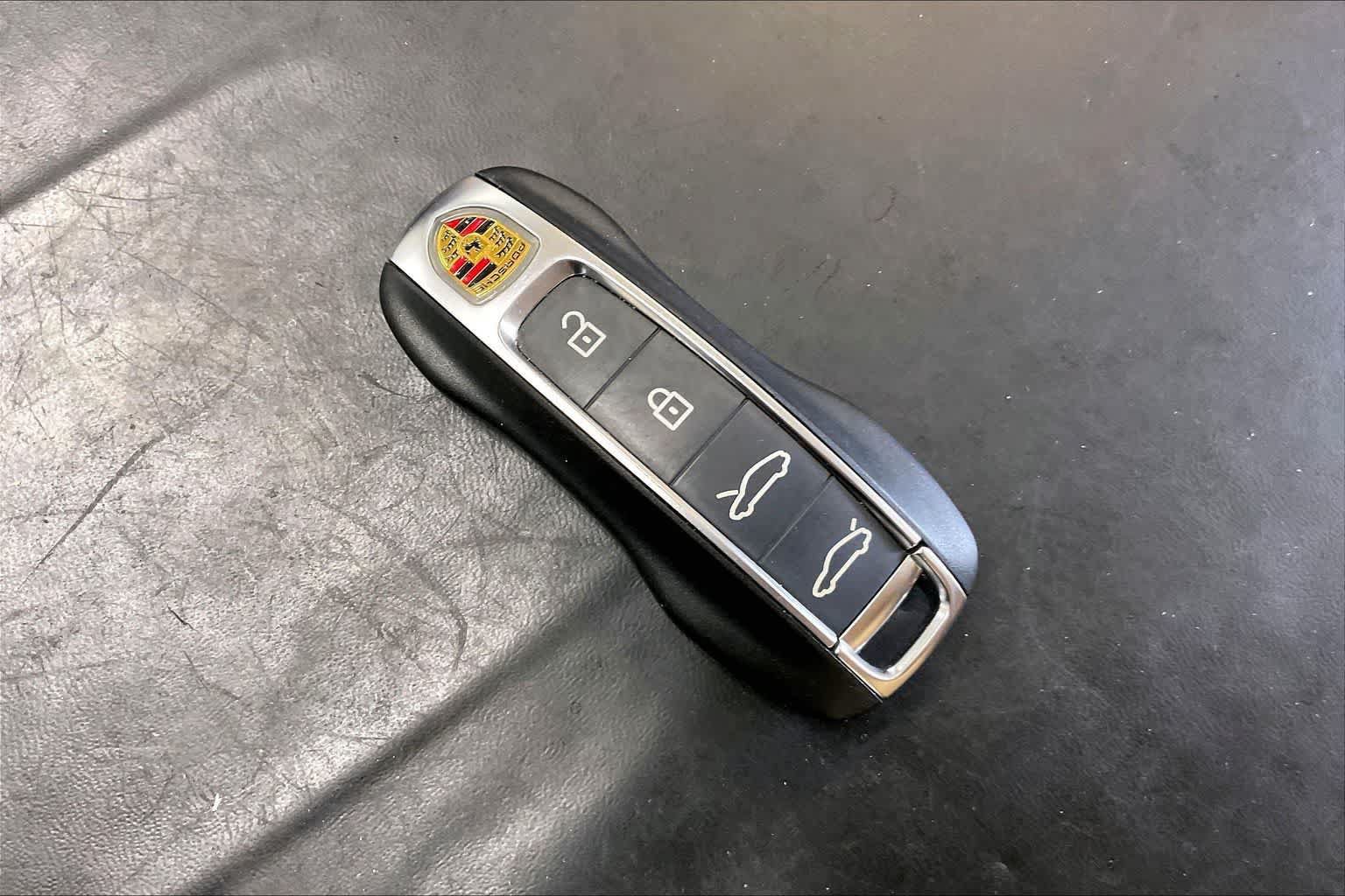 Used 2023 Porsche Taycan RWD image 19