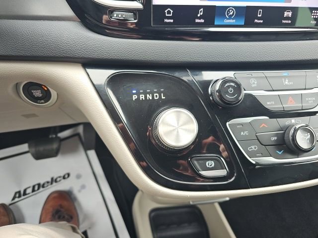 Used 2022 Chrysler Pacifica Touring-L image 19