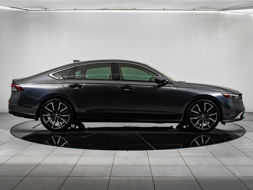 Used 2023 Honda Accord Touring image 11