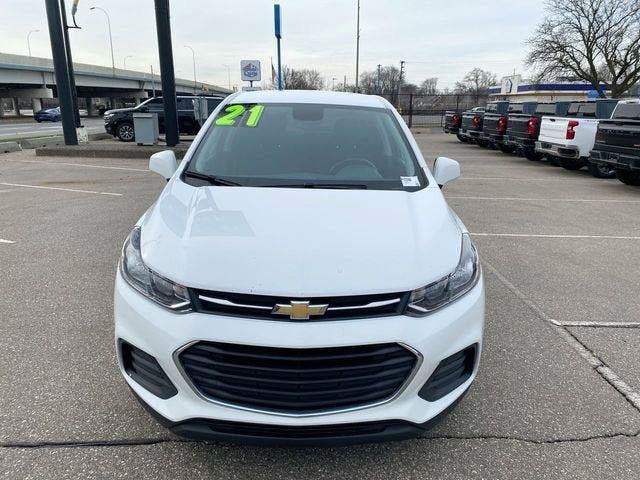 Used 2021 Chevrolet Trax LS w/ Tint and Cruise Package FWD image 25