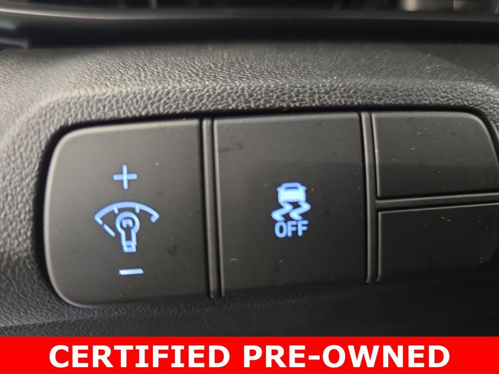 Certified 2025 Hyundai Elantra Sport image 26