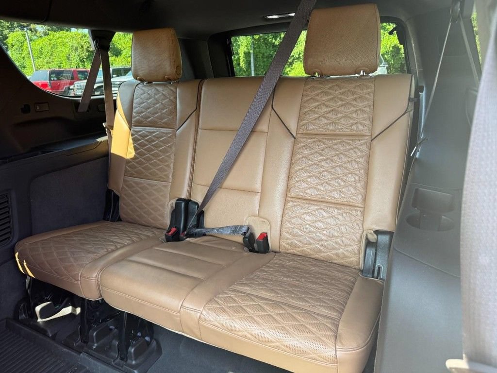 Used 2021 Cadillac Escalade ESV Premium Luxury AWD/4WD image 14