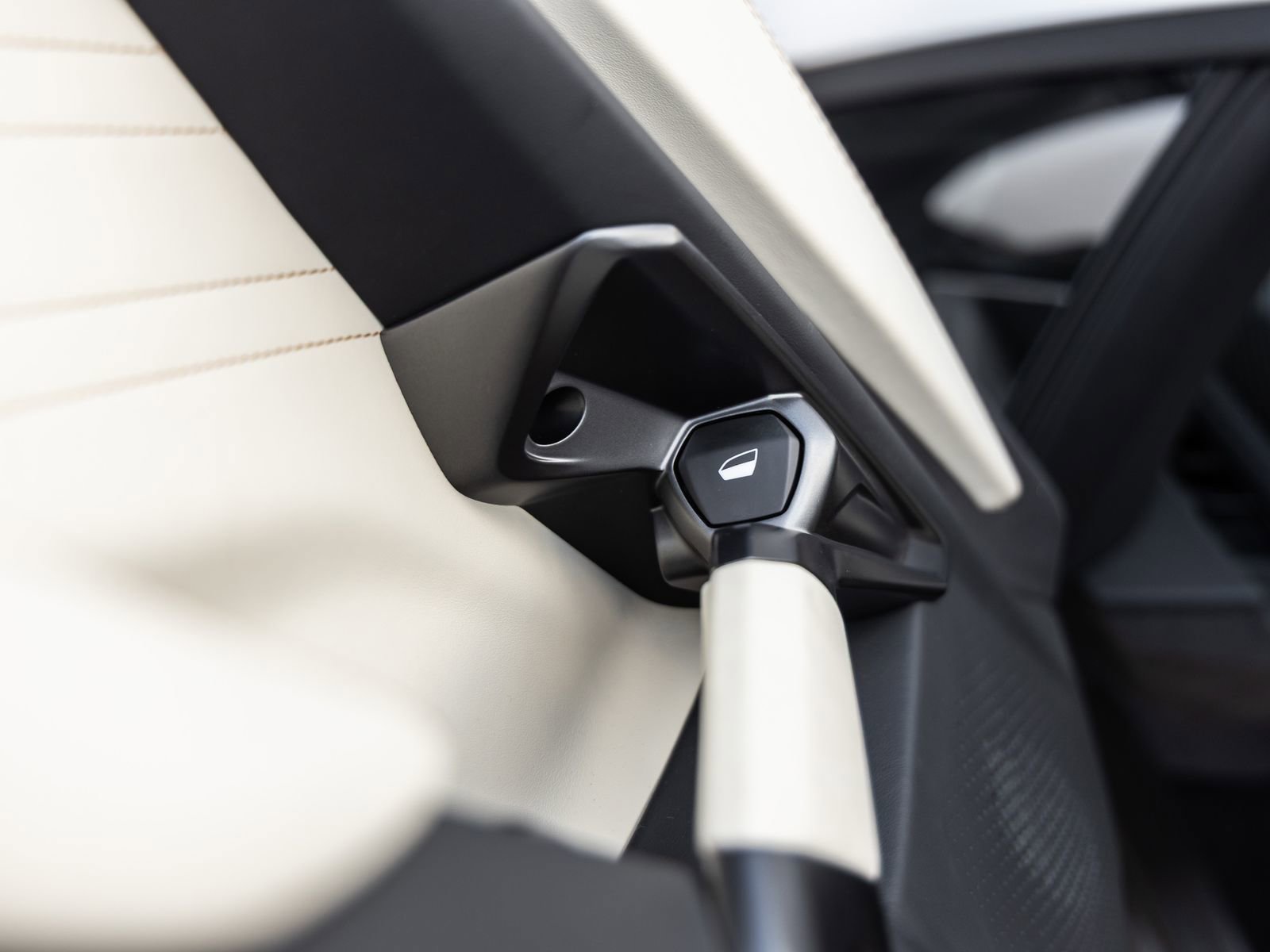Used 2024 Lamborghini Revuelto AWD/4WD image 22