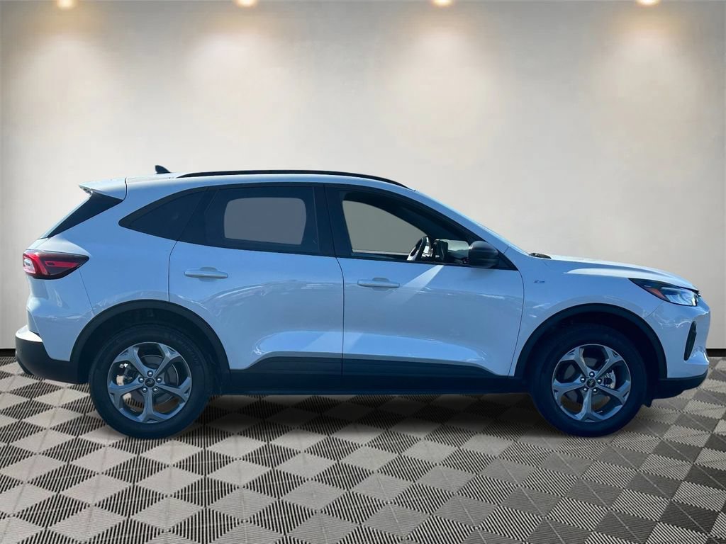 Certified 2025 Ford Escape ST-Line w/ Tech Pack #1 AWD/4WD image 2