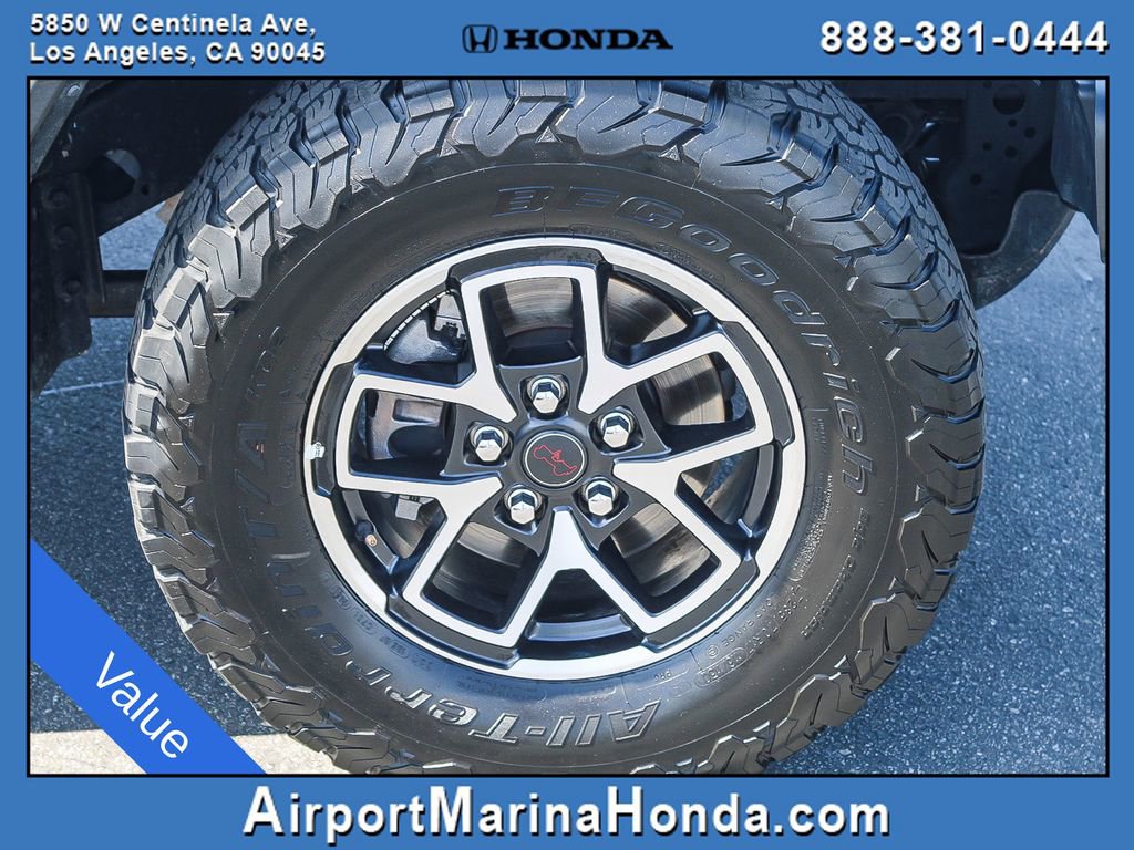Used 2025 Jeep Wrangler Unlimited Rubicon AWD/4WD image 10