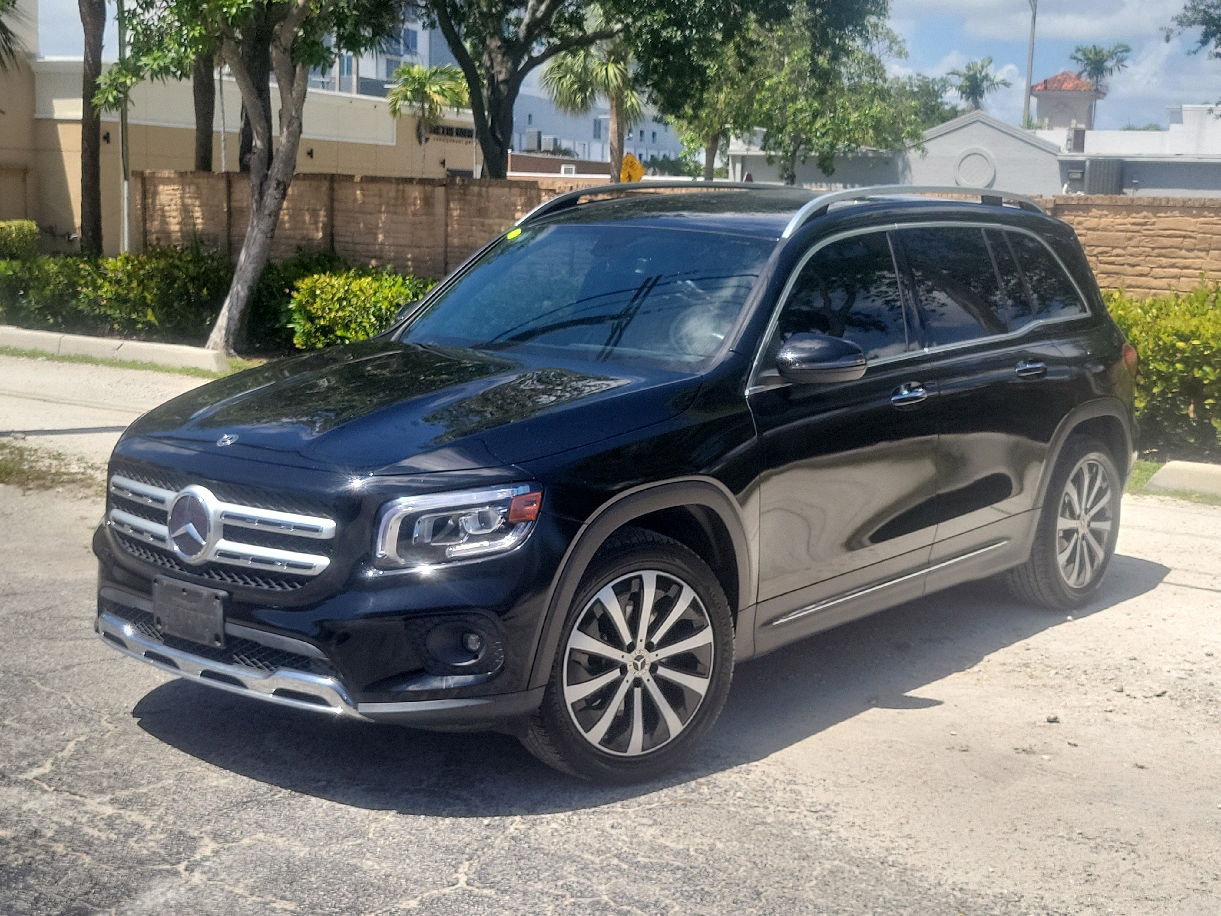 Used 2021 Mercedes-Benz GLB 250 image 1