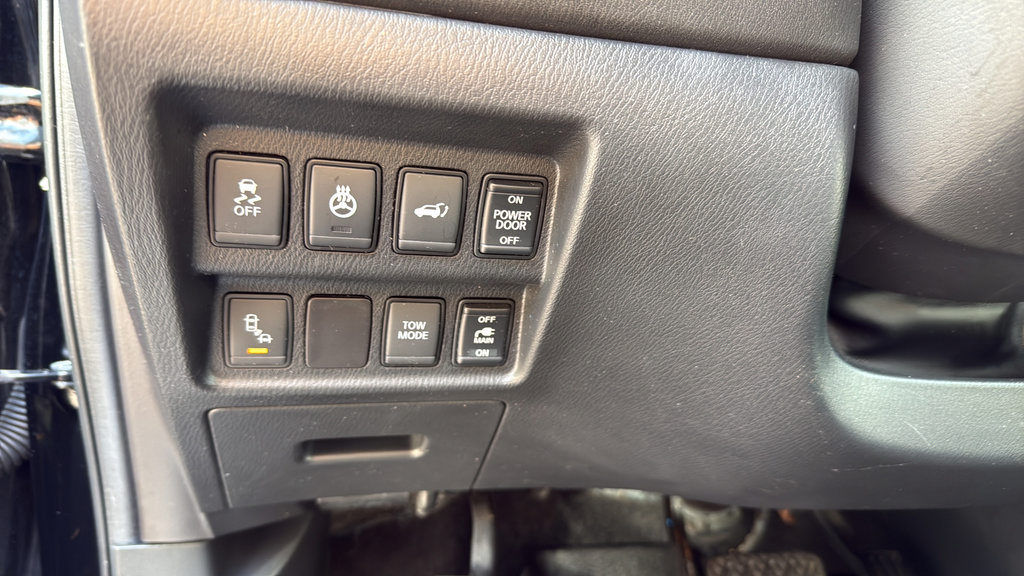 Used 2017 Nissan Pathfinder Platinum AWD/4WD image 24