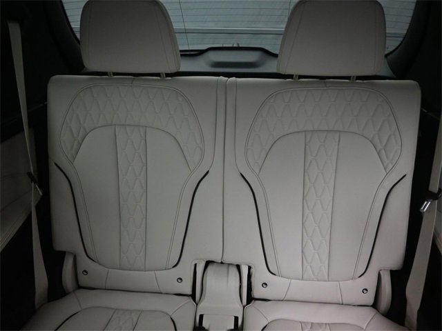 New 2025 BMW X7 xDrive40i w/ Executive Package image 14