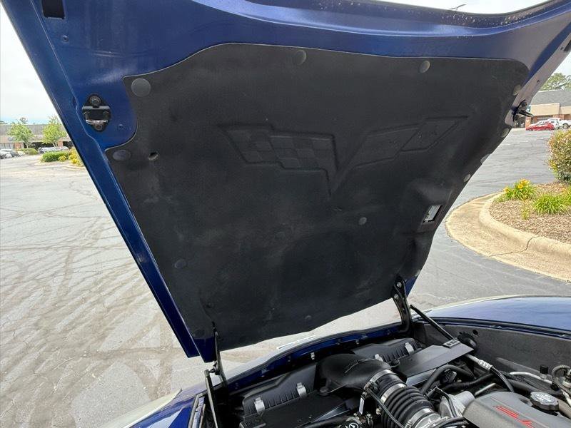 Used 2005 Chevrolet Corvette Coupe w/ Preferred Equipment Group image 22