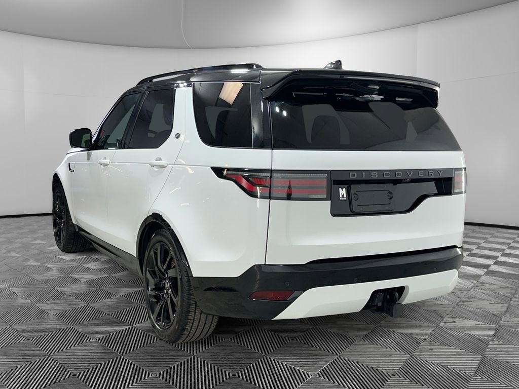 Used 2024 Land Rover Discovery Dynamic SE image 3