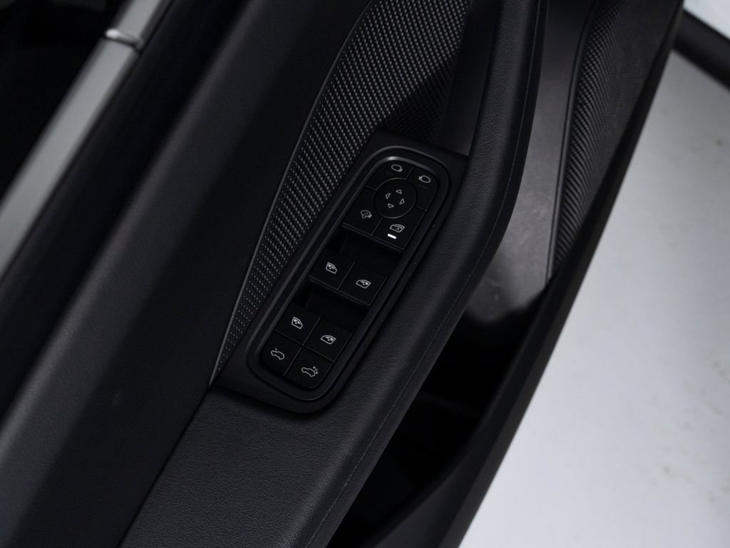 Certified 2025 Porsche Macan 4 Electric AWD/4WD image 23