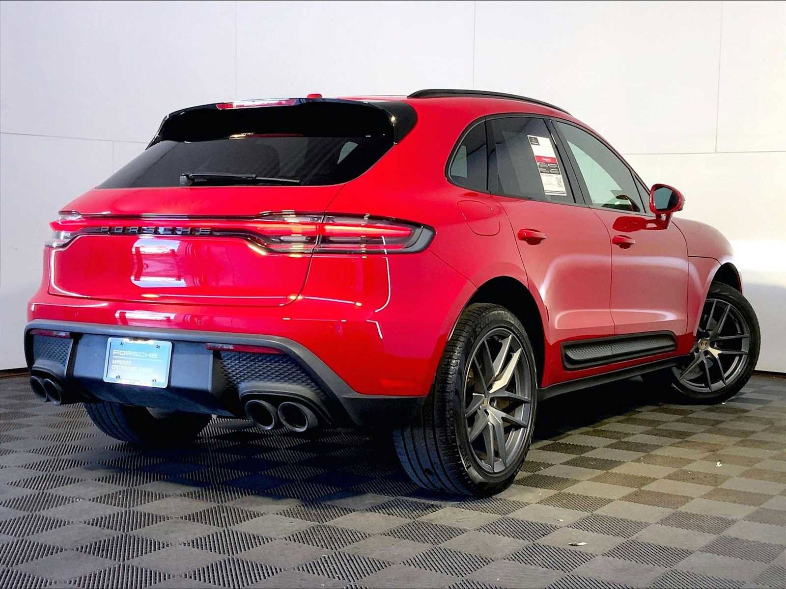 Certified 2023 Porsche Macan AWD/4WD image 7
