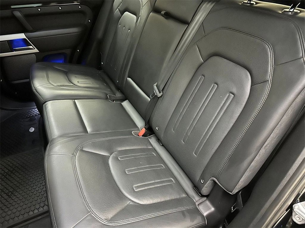 Used 2020 Land Rover Defender 110 First Edition image 28