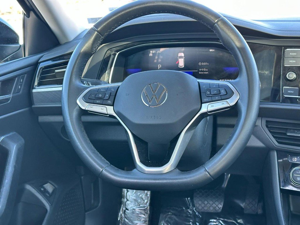 Used 2024 Volkswagen Jetta SE image 12