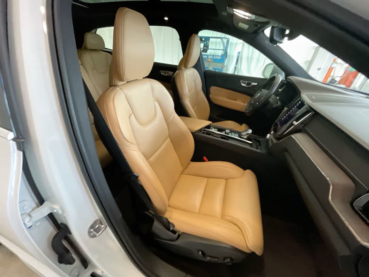 Used 2022 Volvo XC60 B5 Inscription w/ Advanced Package AWD/4WD image 25
