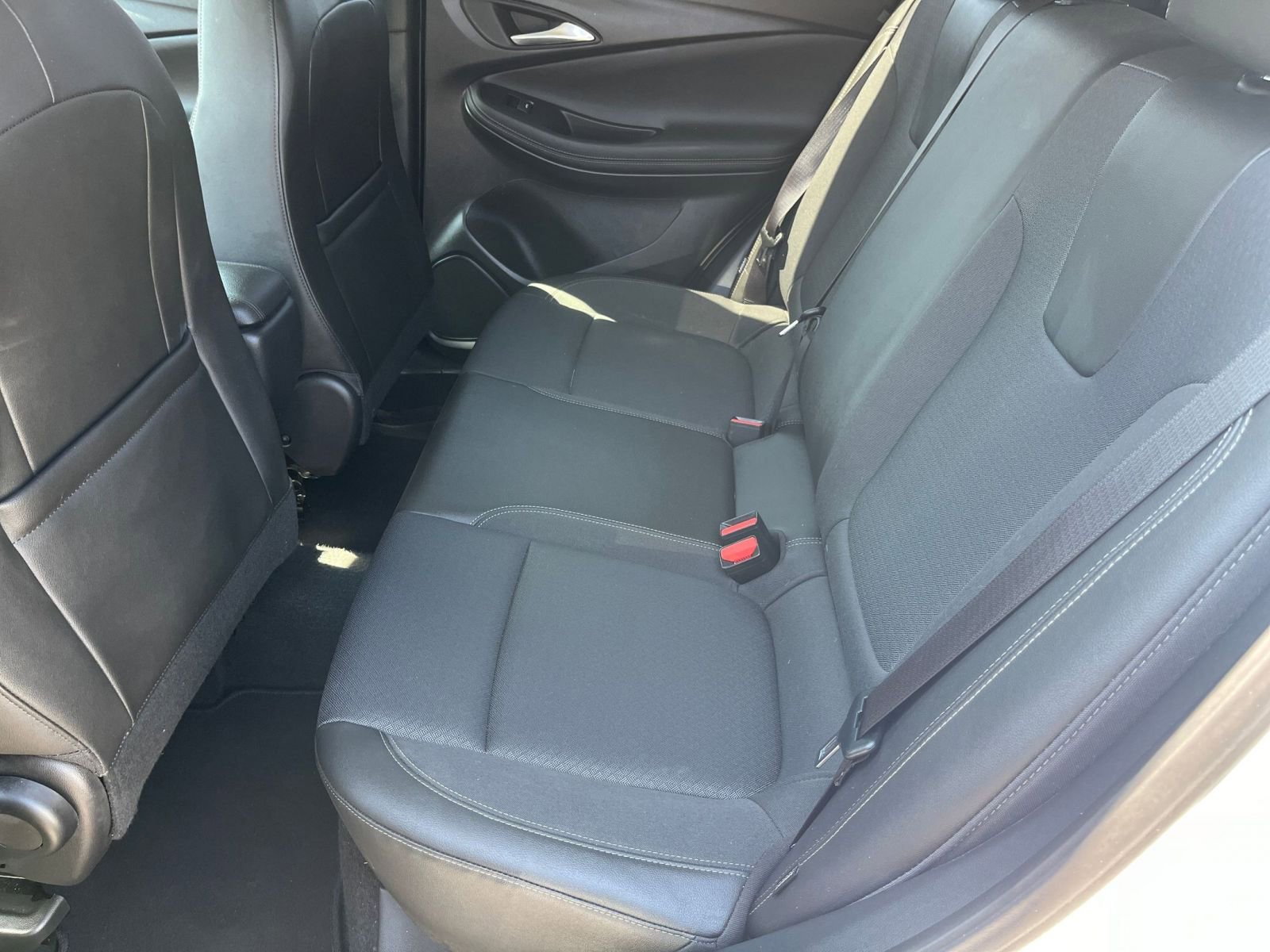 Used 2025 Buick Encore GX Preferred image 24