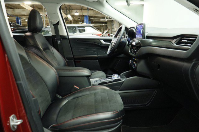 Used 2022 Ford Escape SEL w/ SEL Stealth AWD Package image 22