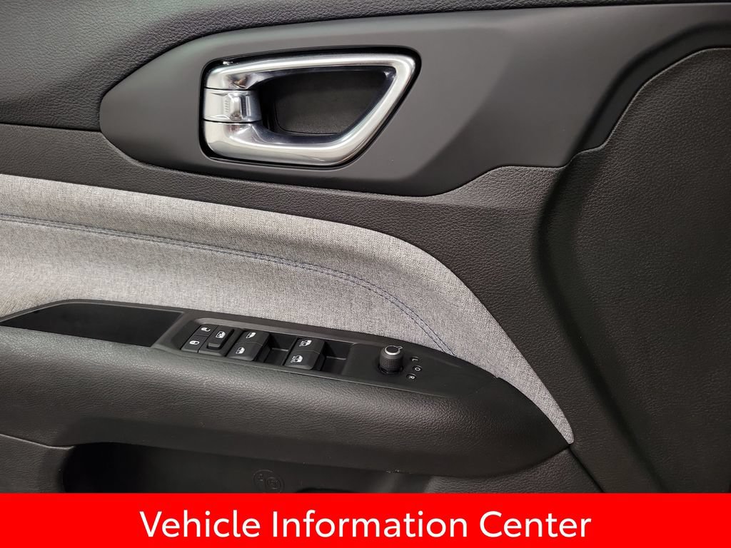 Used 2022 Jeep Compass Latitude w/ Convenience Group FWD image 18